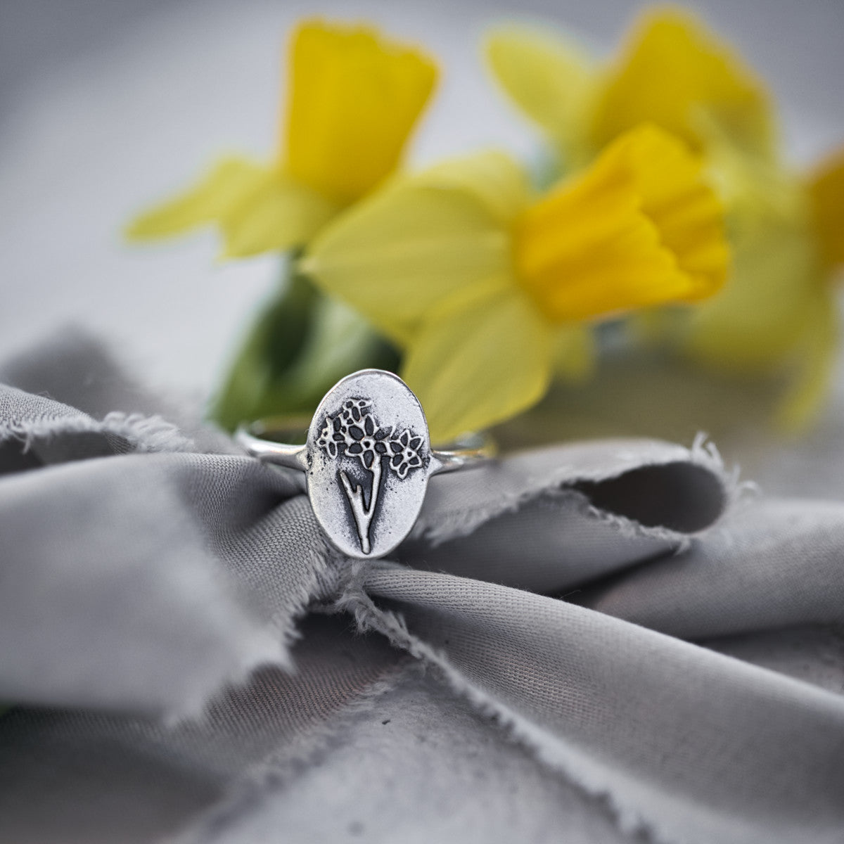 daffodil ring